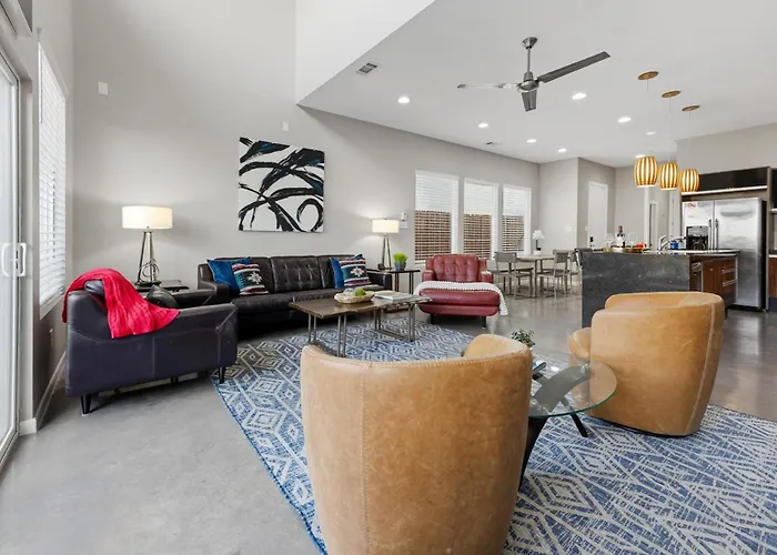 Vakantiehuis Steps To Dickies Arena Lux Garage Parking Fort Worth
